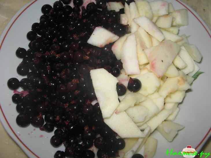 Пирог слоенный с ягодами