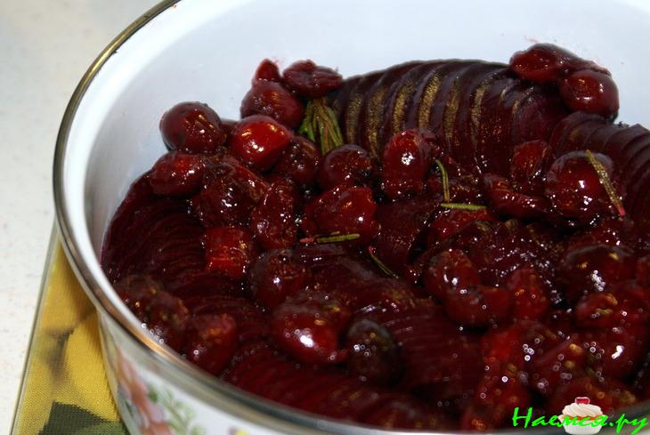 Свекла маринованная с вишней