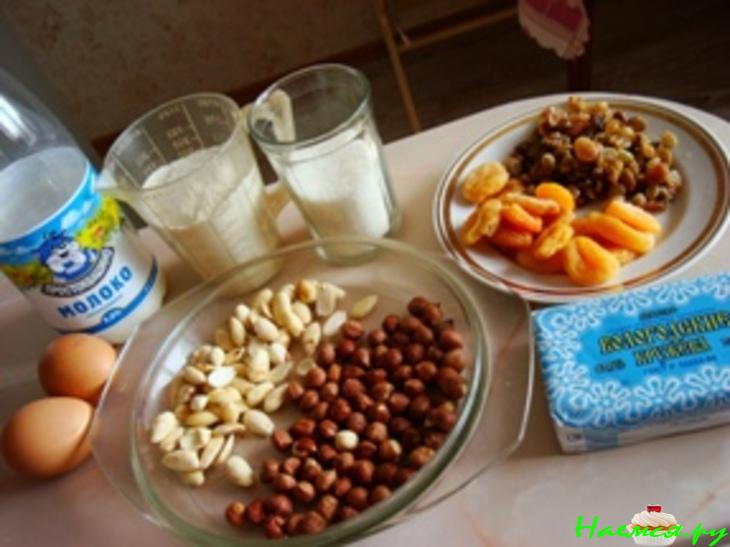 Пирог с орехами и курагой