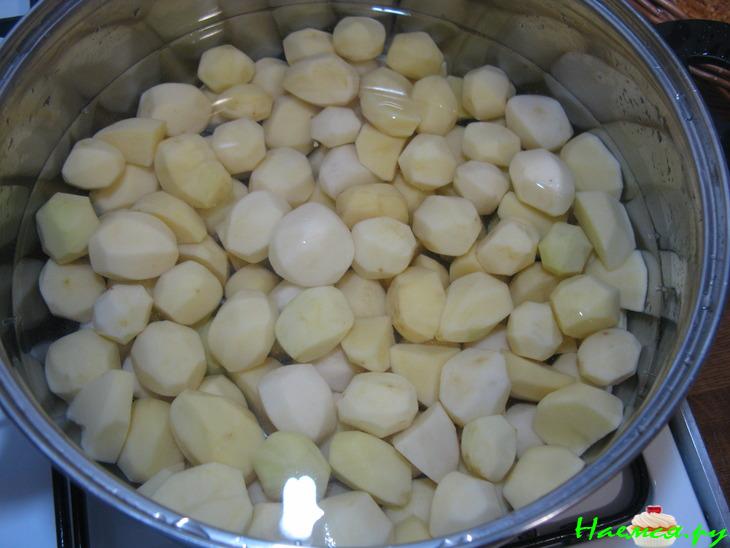 Картофель запечённый с заливкой и сыром