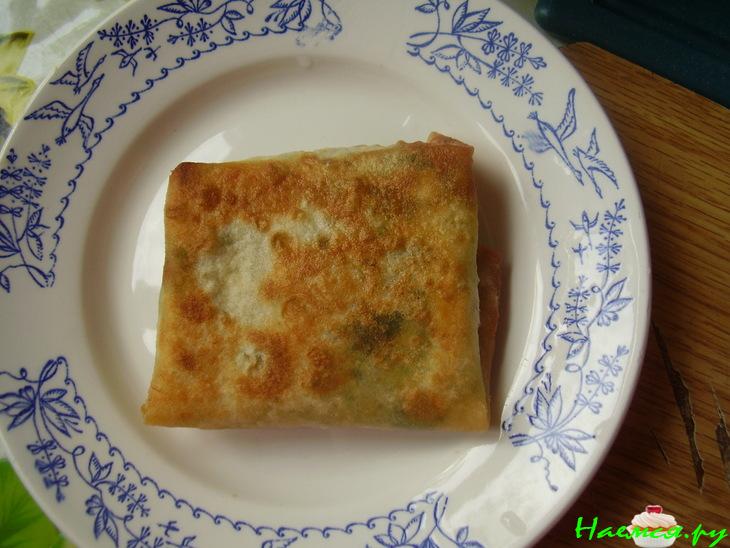 Лаваш с яйцом, сыром и зеленью