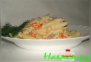 Пенне с мясом кролика в сметанном соусе