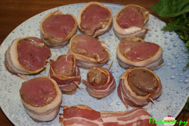 Медальоны в мундире Медальоны в мундире