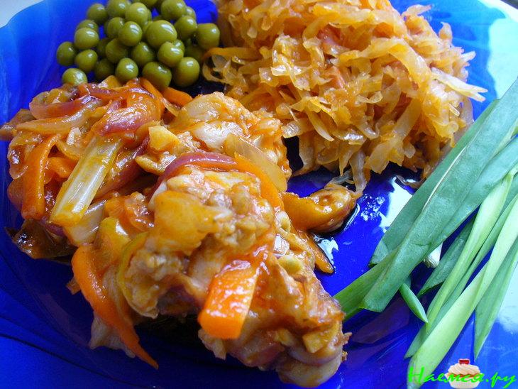 Свиные "лапки" с овощами