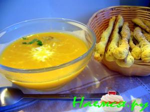 Морковно-имбирный суп-пюре "Солнце в тарелке" Морковно-имбирный суп-пюре "Солнце в тарелке"