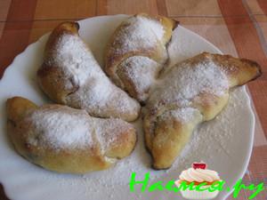 Круассанчики с вишней