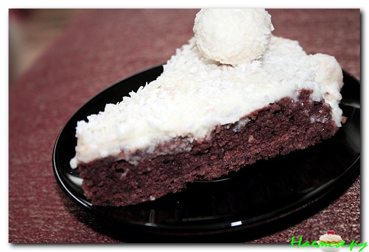 Шоколадный торт с ликером и сливочным кремом