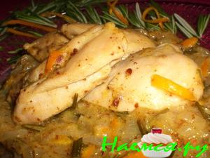 Курица тушеная в апельсиновом соусе с розмарином