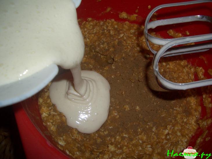 Пирог их овсяных хлопьев с яблочным пюре