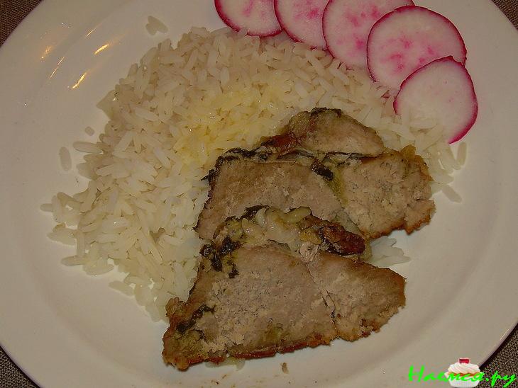 Свинина с чесноком, запечённая в фольге