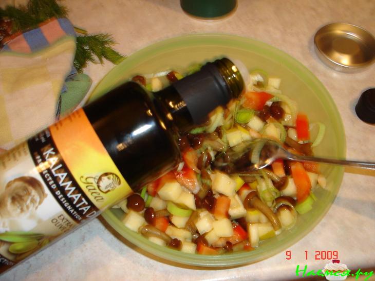 Салат с опятами и айвой "Экспромт" Салат с опятами и айвой "Экспромт"