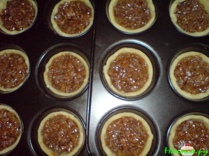 Маффины с "секретом" (с нежным рагу из телятины)