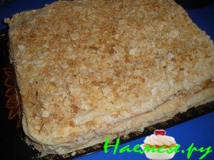 Торт "Наполеон" с кремом со сгущенкой Торт "Наполеон" с кремом со сгущенкой