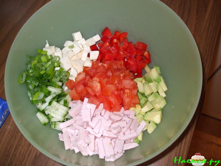 Салат "Что попало" (в смысле, что под руку попало) Салат "Что попало" (в смысле, что под руку попало)