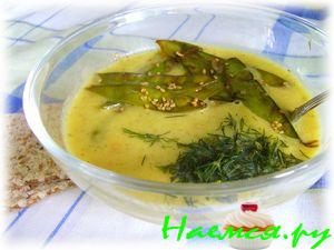 Суп-пюре из цуккини с молодым сахарным горошком