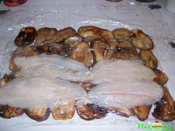 Рулет с рыбой и креветками