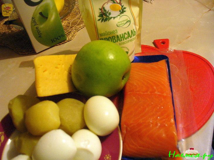 Салат "Одуванчик" с форелью