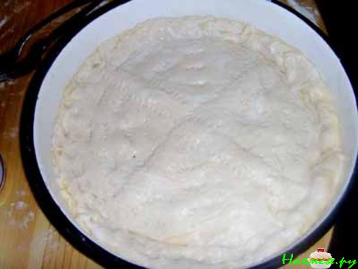 Пирог с шампиньонами и луком пореем