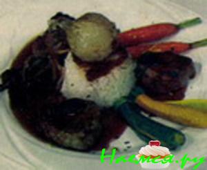 Лук, фаршированный говядиной