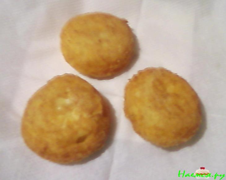 Сырные шарики в ореховой панировке