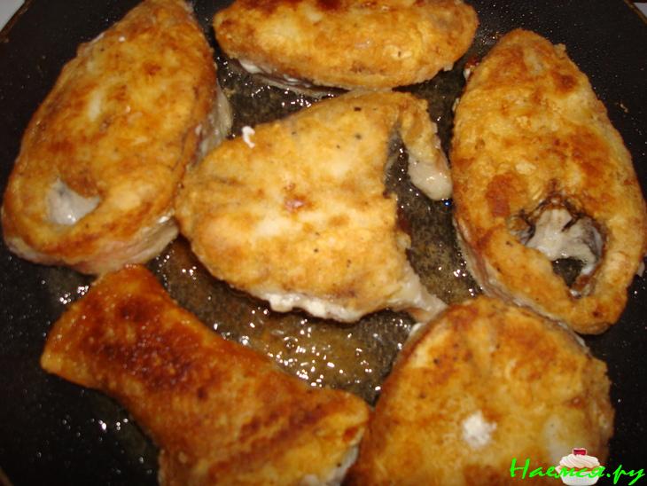 Морской окунь в сметанно-горчичном соусе