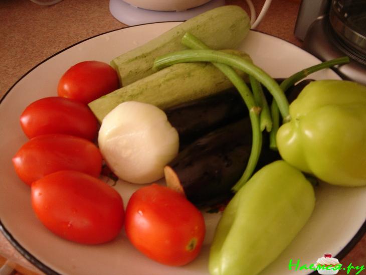 Киш с фаршем и овощами