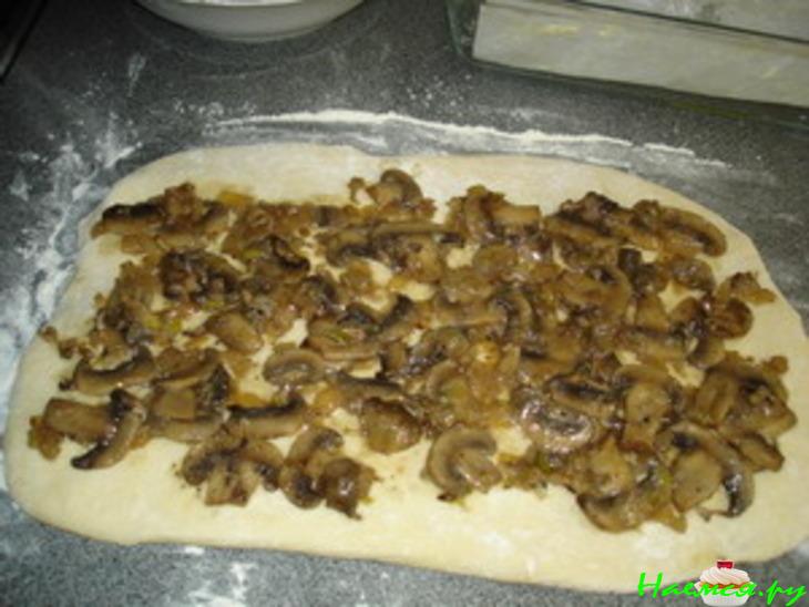 Пирог-бриошь с грибами