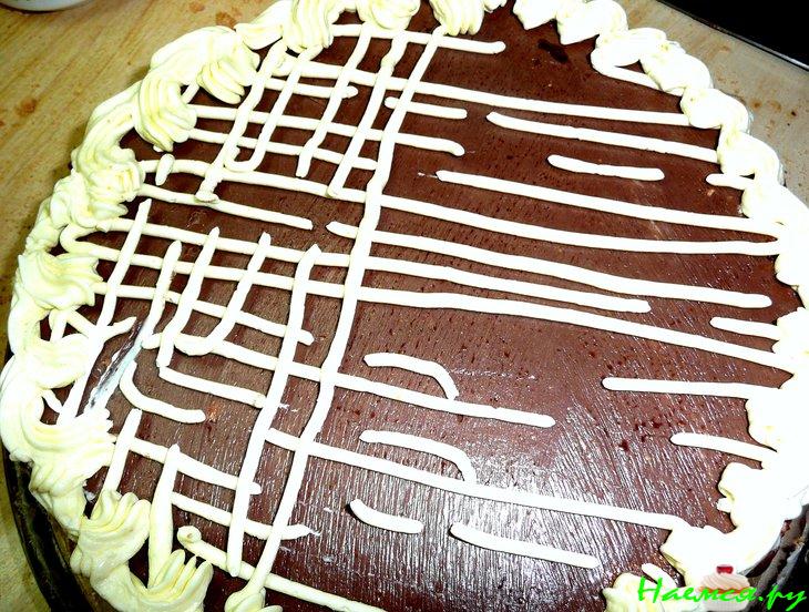 Торт "Киевский" с кремом на сгущенке, какао и коньяке Торт "Киевский" с кремом на сгущенке, какао и коньяке