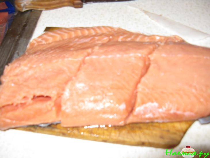 Лосось в горчично-майонезном соусе запечённый с овощами