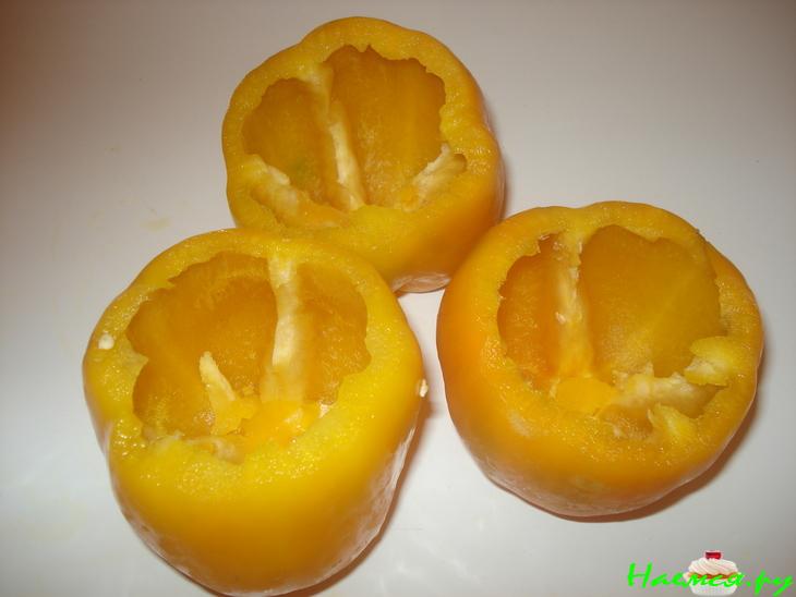 Порционное суфле с помидорами, перцем и песто Порционное суфле с помидорами, перцем и песто