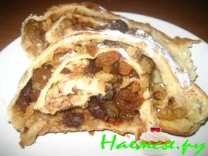 Штрудель из слоеного теста с коньяком