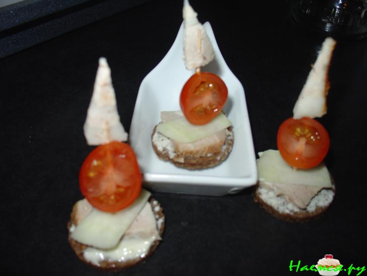 Бутерброды из хлеба «PUMPERNICKEL» 