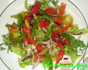 Салат с печеными перцами