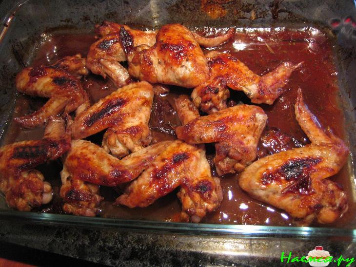 Куриные крылышки в сливовом соусе