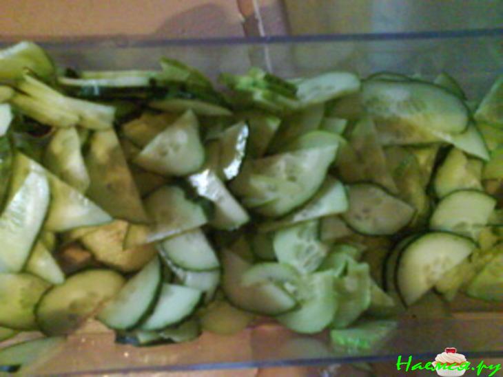 Салат с пекинской капустой и сухариками Салат с пекинской капустой и сухариками