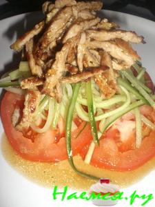 Салат со свининой и абрикосовым джемом