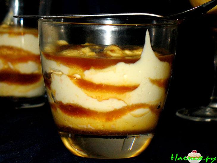 Йогуртно-творожный десерт с коричневым сахаром