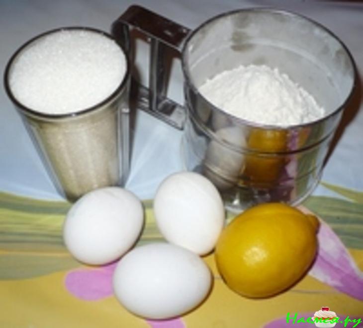 Тортик с фруктами в желе и взбитыми сливками