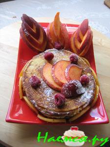 Вафельный тортик с фруктами