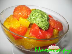 Салат-закуска из печеных перцев и помидорок
