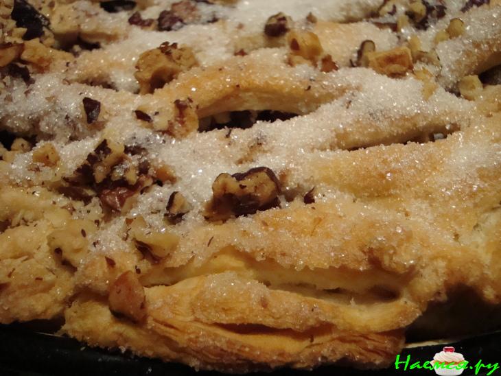 Яблочный пирог с грецкими орехами