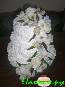 Свадебный торт с живыми цветами Свадебный торт с живыми цветами