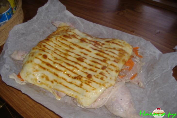 Курица без костей с грибами и сыром