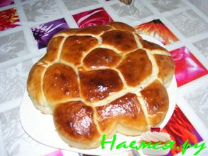 Пирог из дрожжевых булочек 