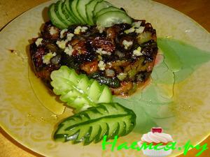 Жареные кабачки с чесноком и соевым соусом