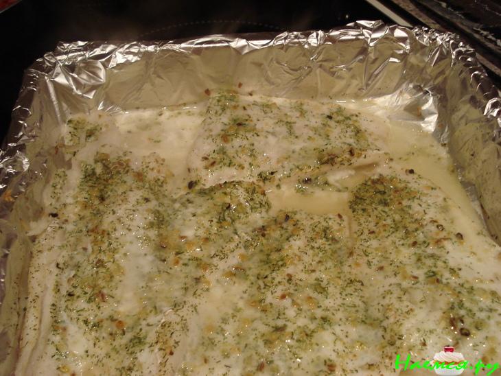 Филе трески под овощным одеялом с сухарями