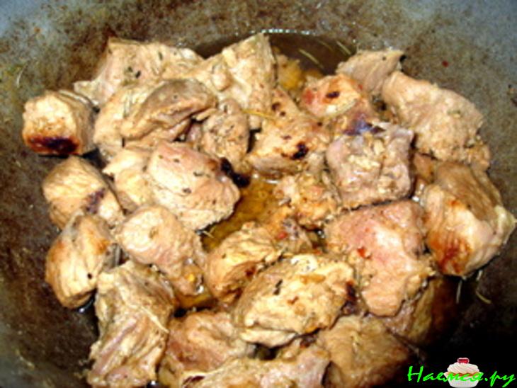 Свинина с луком со специями