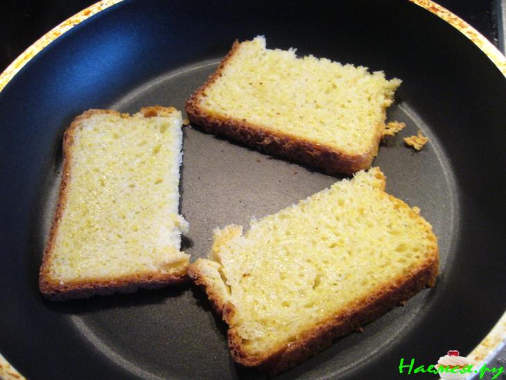 Гренки со смесью авокадо и феты