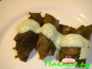 Долма с мятой под соусом