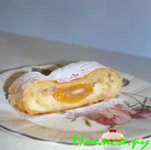 Максимально-творожные рулеты из слоеного бездрожжевого теста с вишней и абрикосами